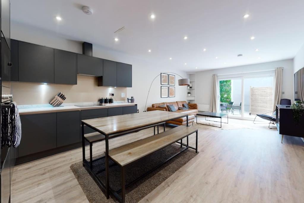 Stylish 2Bed Flat 10Min To Wimbledon Tennis Courts London Eksteriør billede