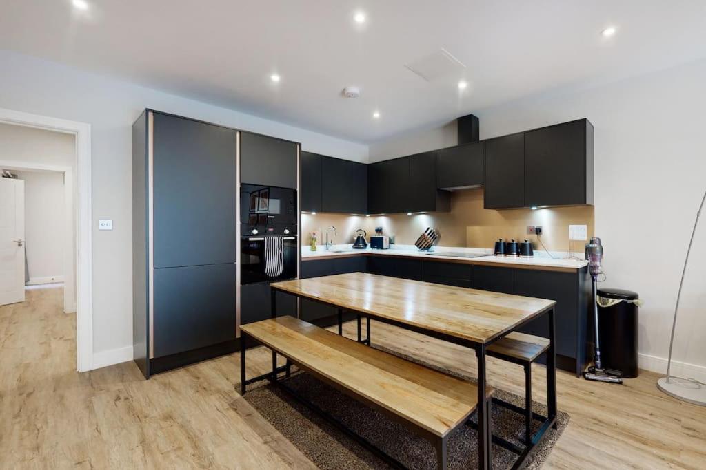 Stylish 2Bed Flat 10Min To Wimbledon Tennis Courts London Eksteriør billede